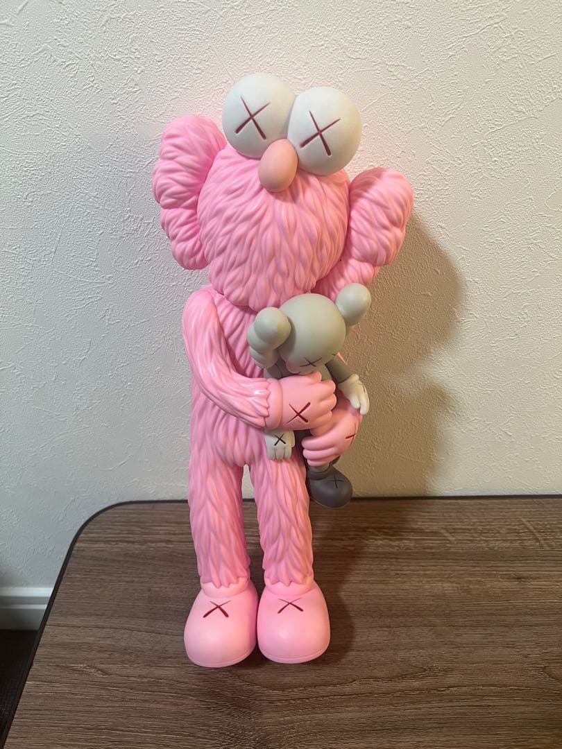 KAWS Take Pinkカウズフィギュアピンク テイクフィギュア