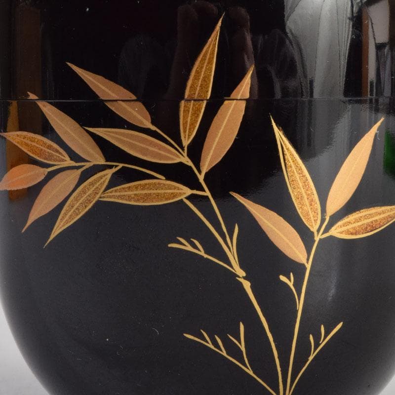 茶道具　塗師　岡本陽斉作　笹桐蒔絵　黒中棗　共箱　V　8836