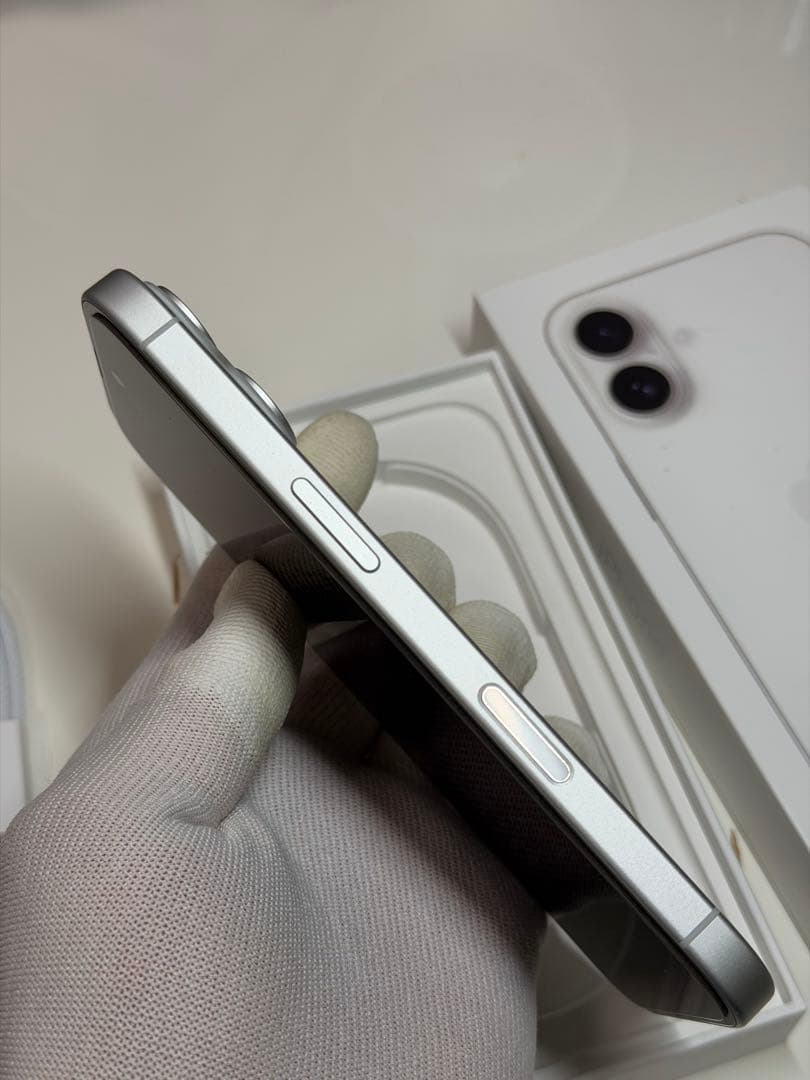 Apple iPhone 16 ホワイト 本体 バッテリー最大容量100%