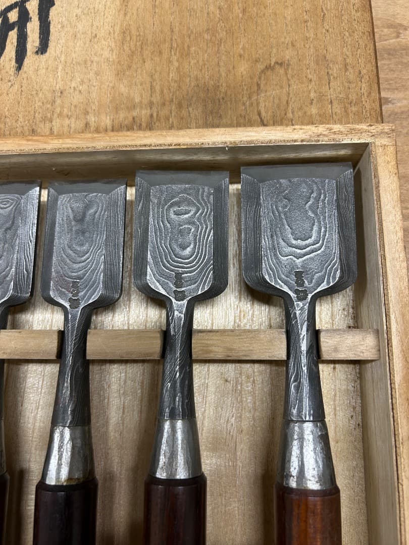 三代目國慶作年輪　組鑿　12ほん