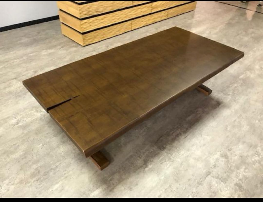 ①ダイニングテーブル