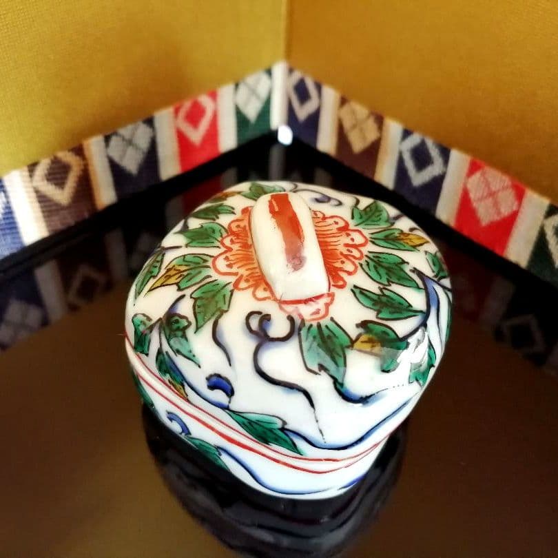 九谷焼　加州山代窯　九谷美陶園　茶道具　香合　骨董　古美術　　古九谷　手描き
