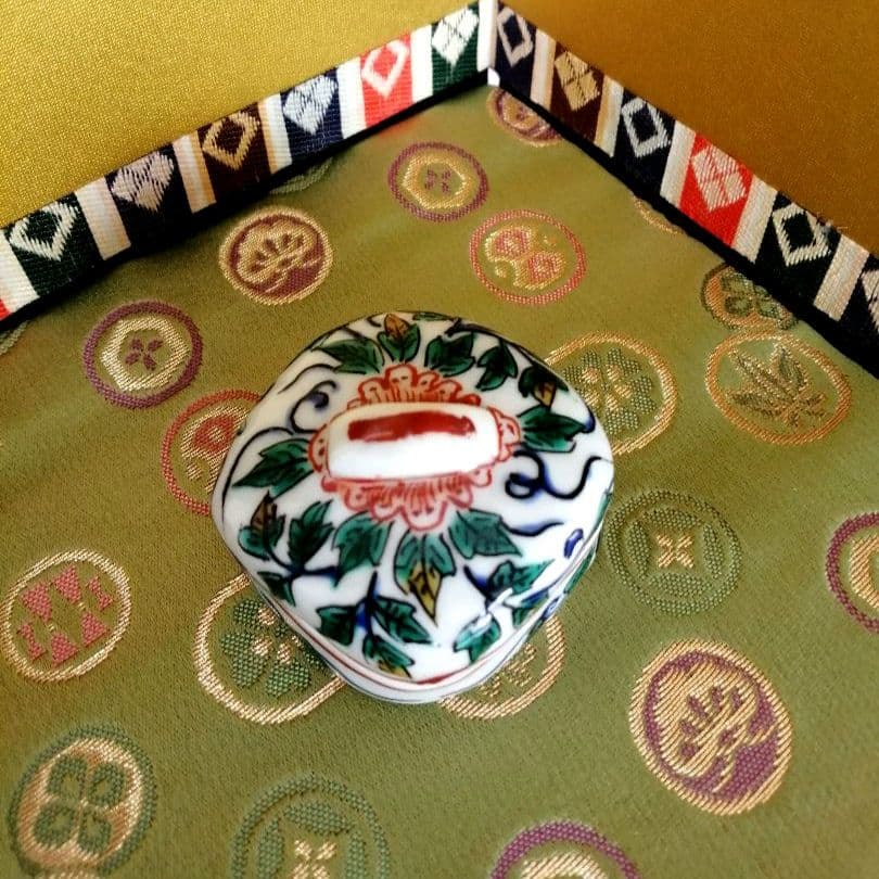 九谷焼　加州山代窯　九谷美陶園　茶道具　香合　骨董　古美術　　古九谷　手描き