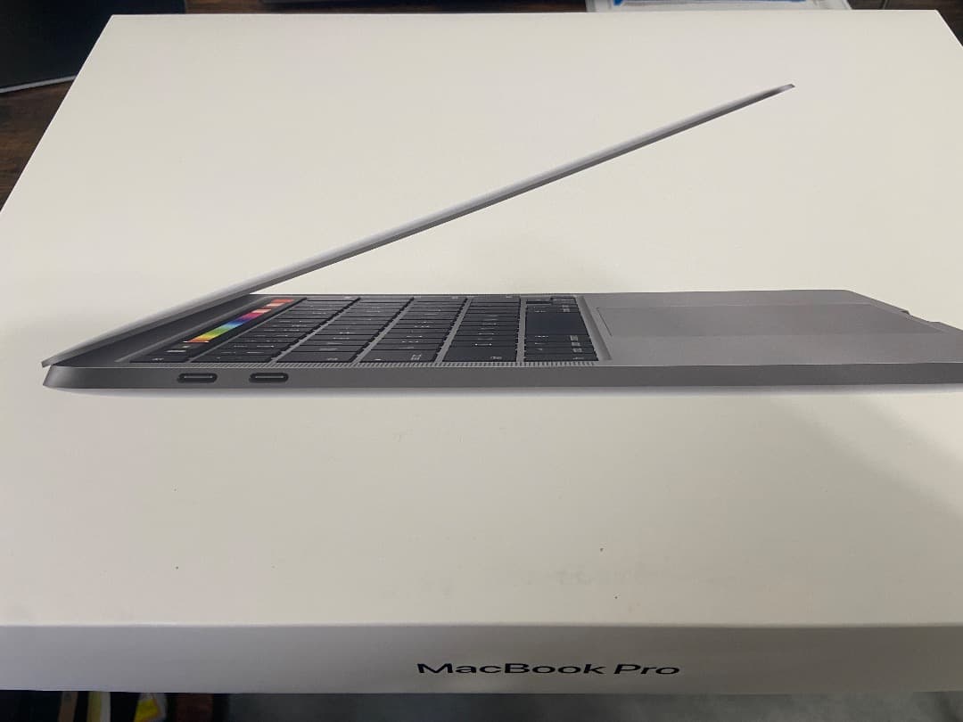 【最終値下げ】Apple MacBook Pro【16G /ストレージ512G】