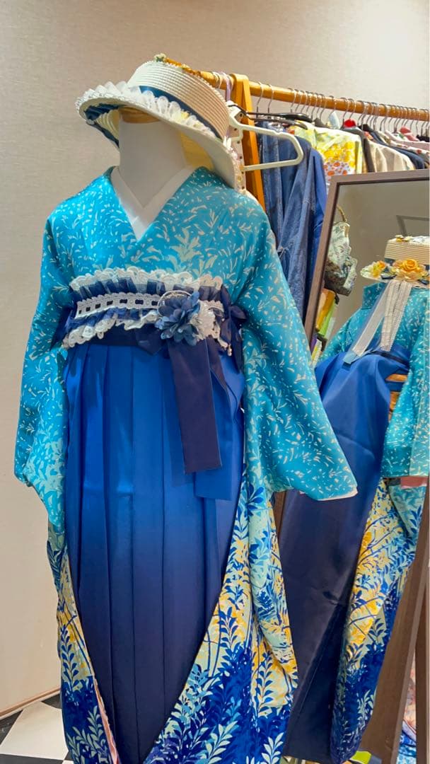 花柄振袖 青系 青いグラデーション袴