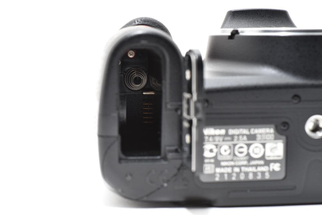 ★撮影枚数3371枚・液晶やや不良★ ニコン D3100 ボディ #21027