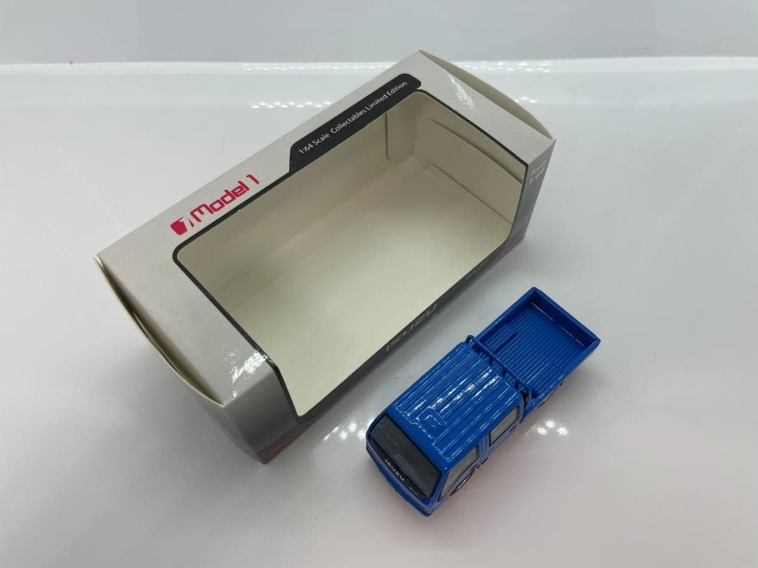 4R-742 Model 1 1/64 いすゞ ISUZU ELF Blue