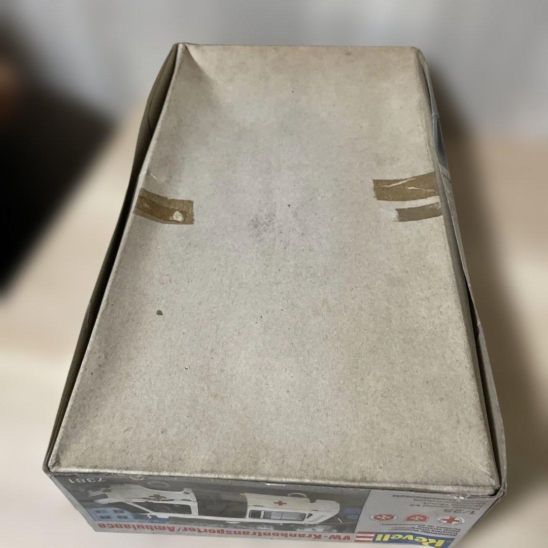 Revell 1/25 VW 救护车 模型 内袋未開封 外箱傷み Ln530