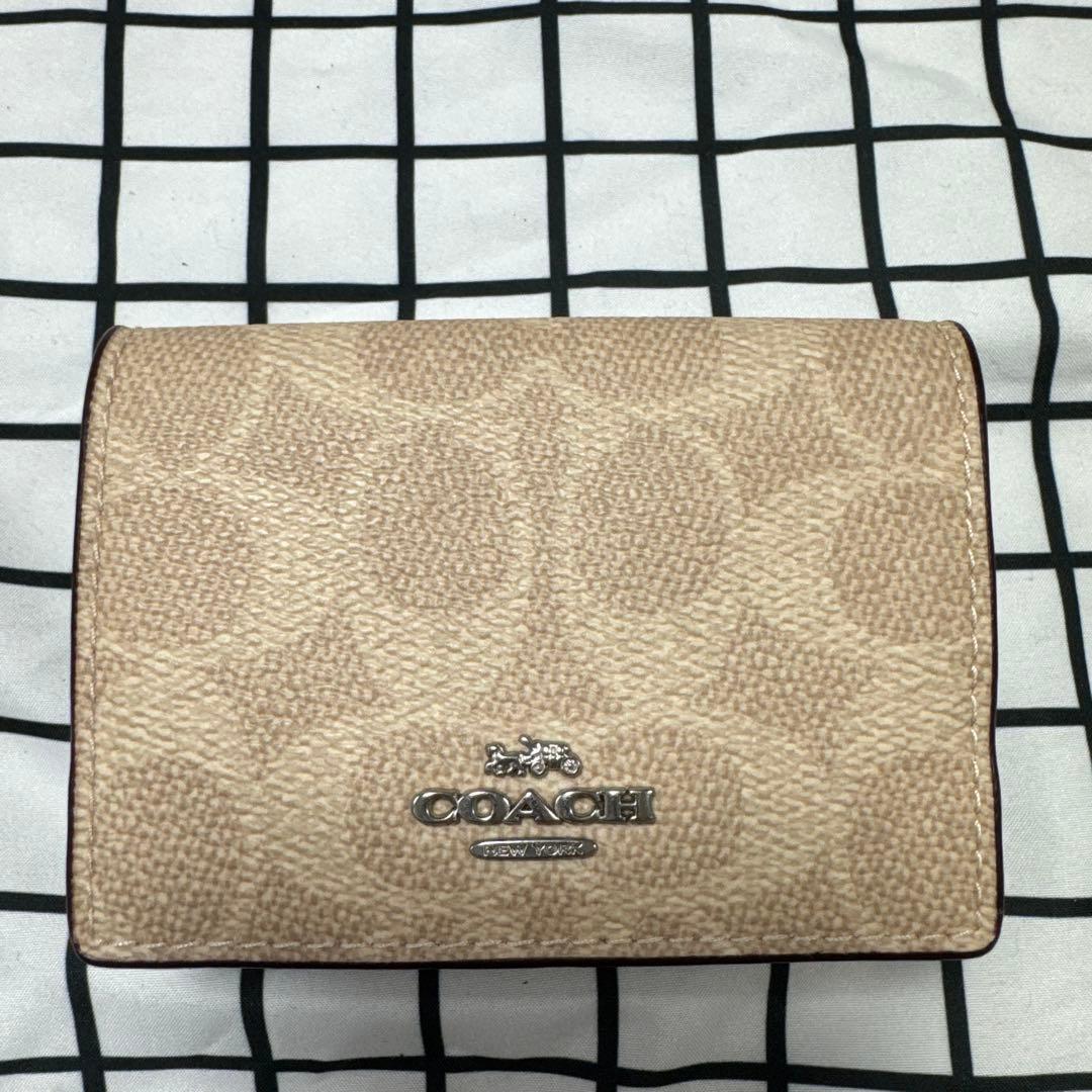 【しぃちゃん（1/1迄）】COACH ベージュ 三つ折り財布