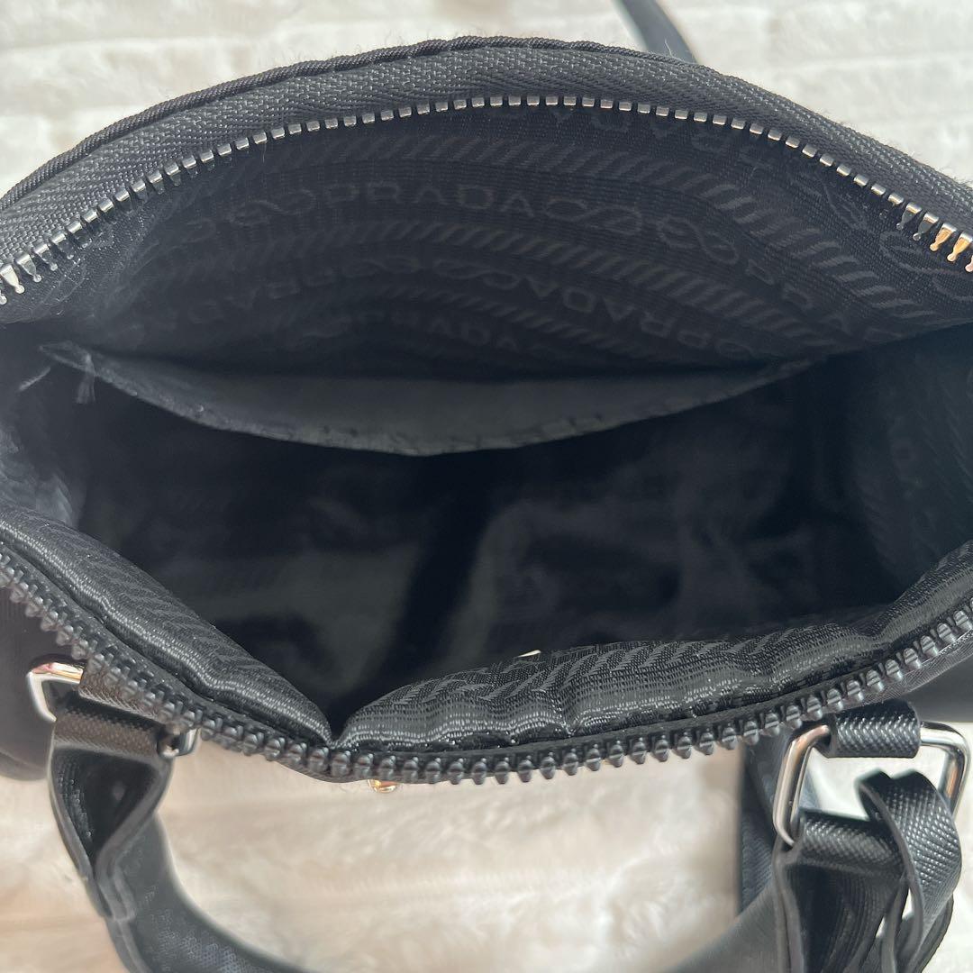 PRADA ブラック ショルダーバッグ R.Edition 2005