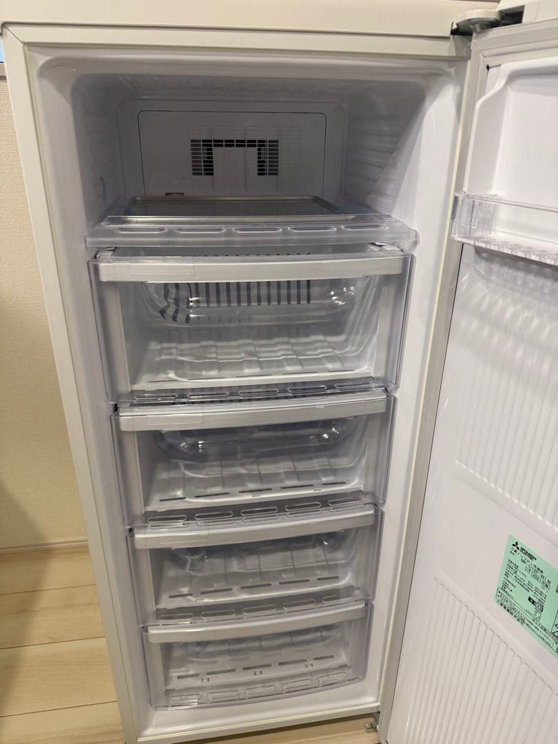 MITSUBISHI冷凍庫 ホワイト