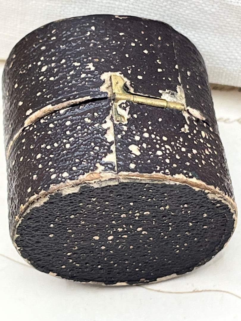 英国アンティークジュエリーボックス レザーラウンド 19世紀末〜1900年頃