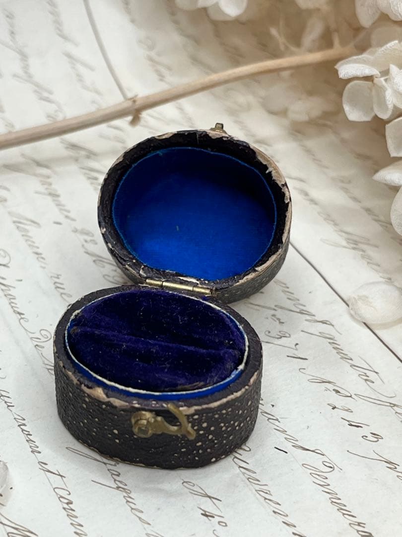 英国アンティークジュエリーボックス レザーラウンド 19世紀末〜1900年頃