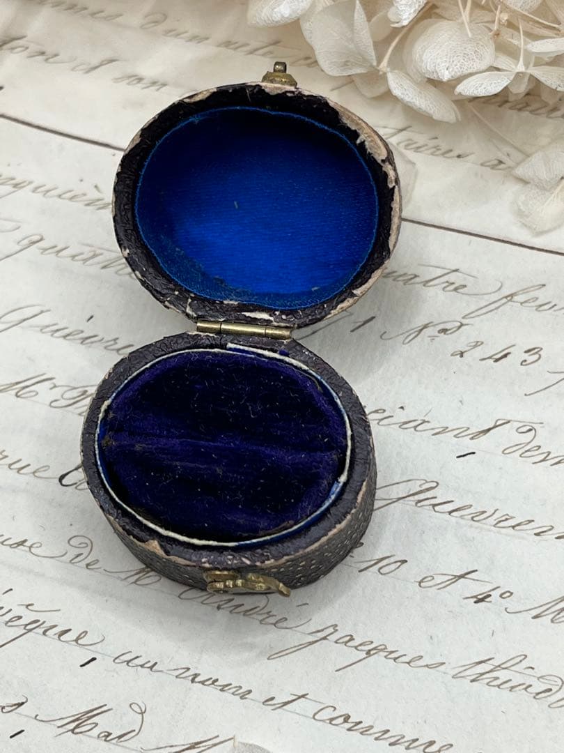 英国アンティークジュエリーボックス レザーラウンド 19世紀末〜1900年頃