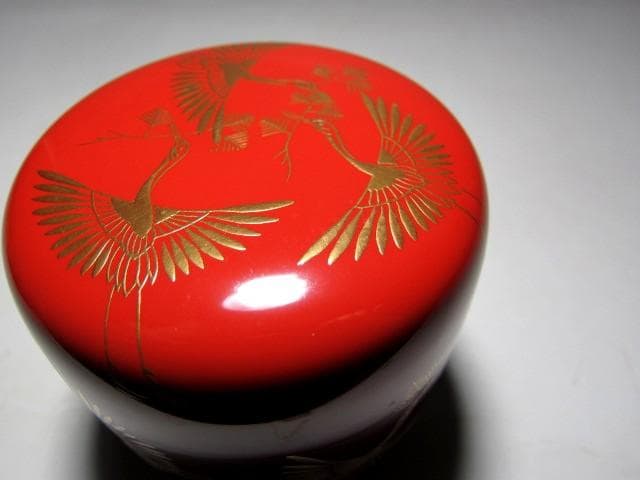 ＜お値引中＞千家十職塗師 中村宗哲 松喰鶴大棗 裏千家十五代 鵬雲斎花押　m93