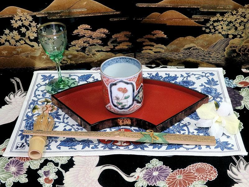 古伊万里　色絵　窓絵　花に金唐草図　のぞき 猪口　D802AS-CYg