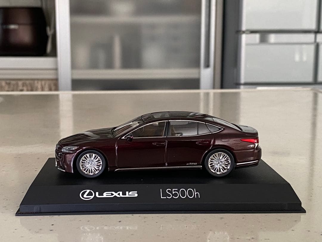 京商　1/43 ミニカー LS500h