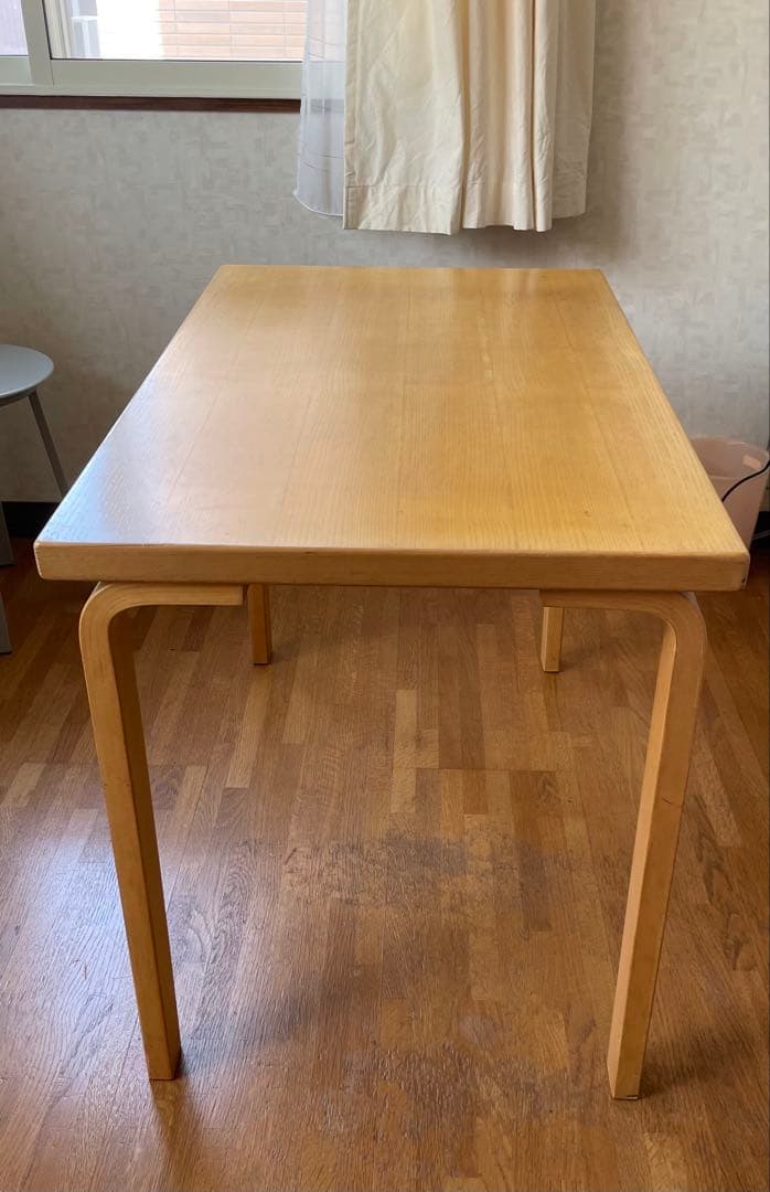 ダイニングテーブル artek 80b