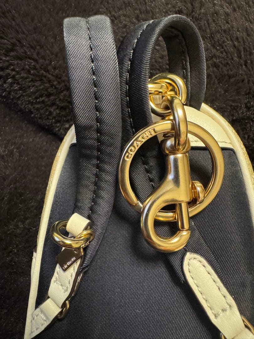 新品未使用 COACH ミニ バックパック チャーム　小物入れ