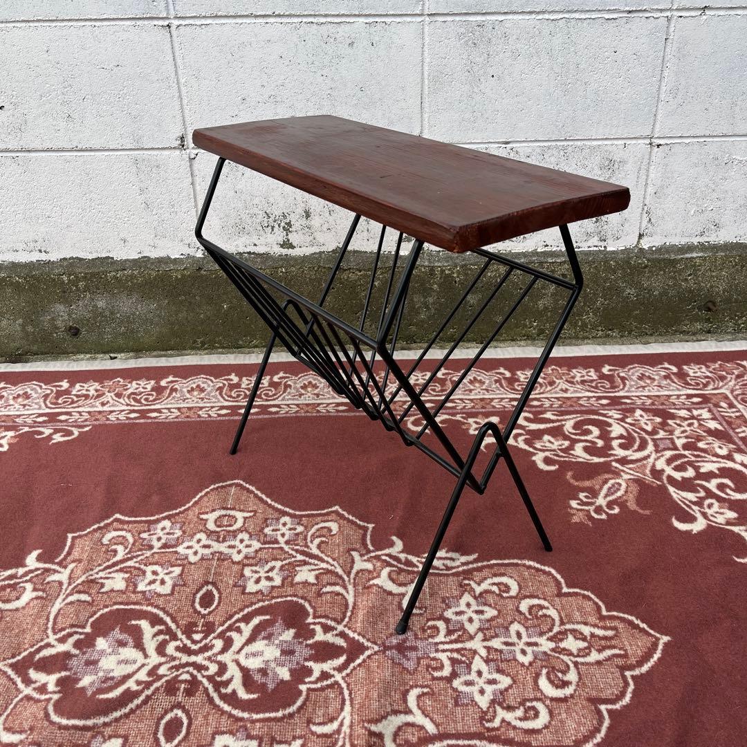 古家具◾️木製天板 一枚板×アイアン マガジンラック付き サイドテーブル 飾り台