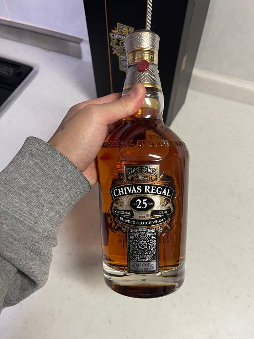シーバスリーガル 25年 正規品 箱付き スコッチウイスキー