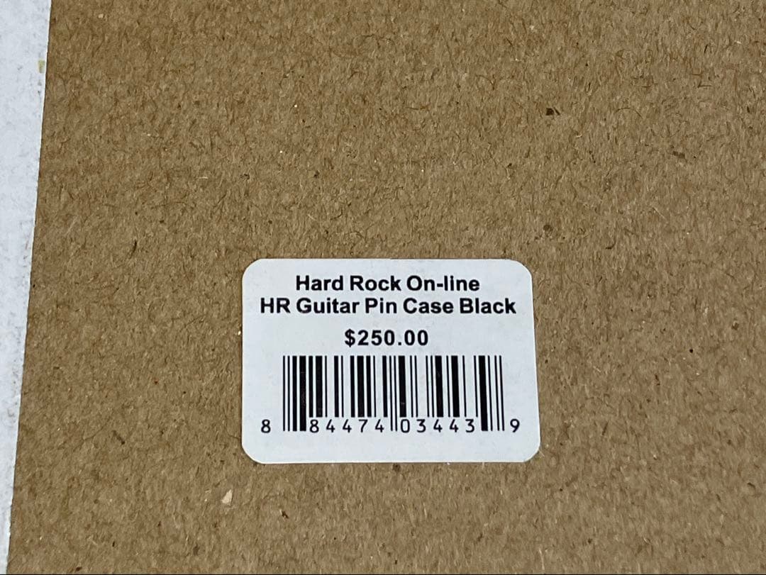 【未使用新品】ハードロックカフェ ギターケース型ピンボード