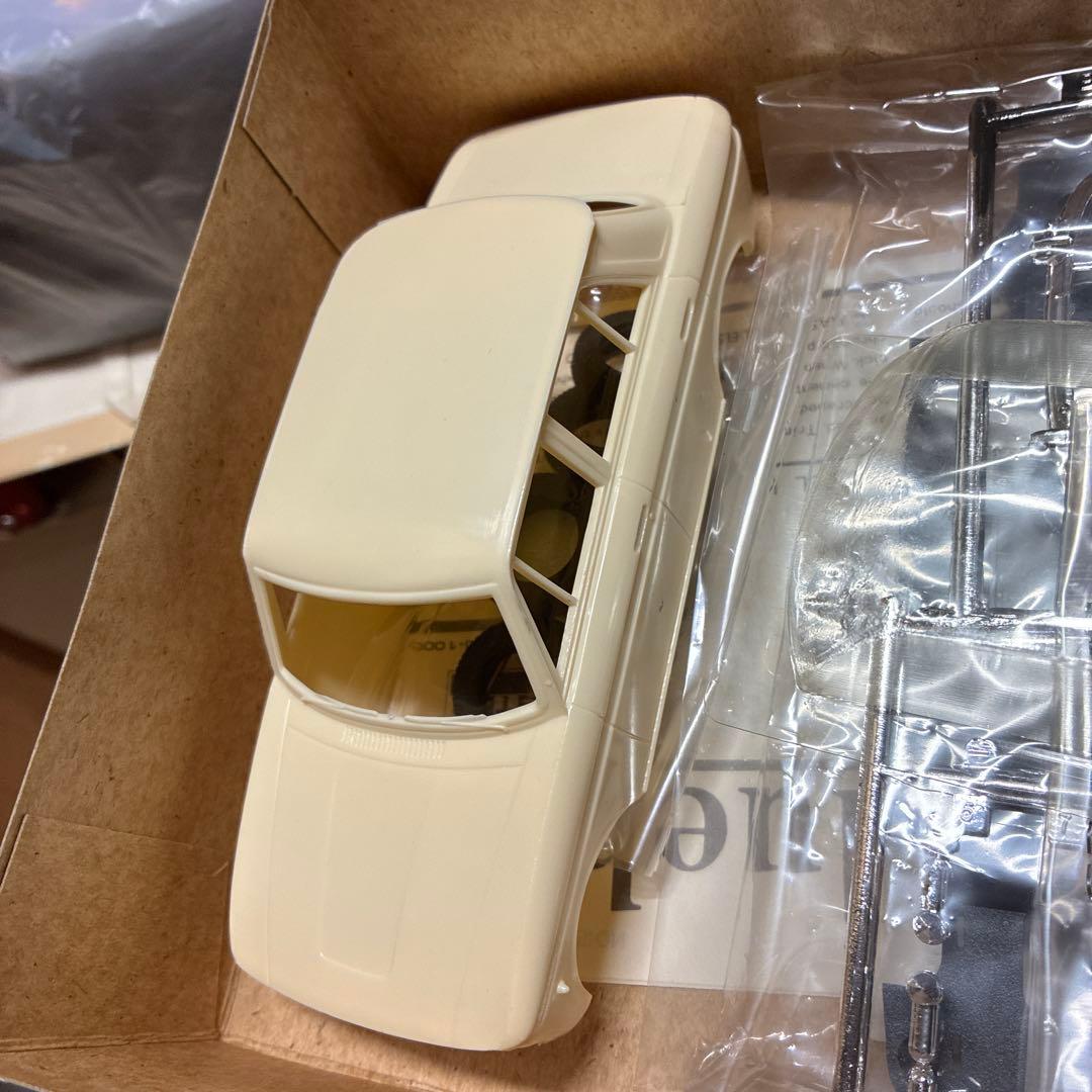 DATSUN Bluebird 1300 Deluxe 1/24絶版