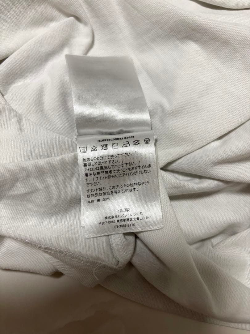 モンクレール ラバー&ワッペンロゴ入りTシャツ