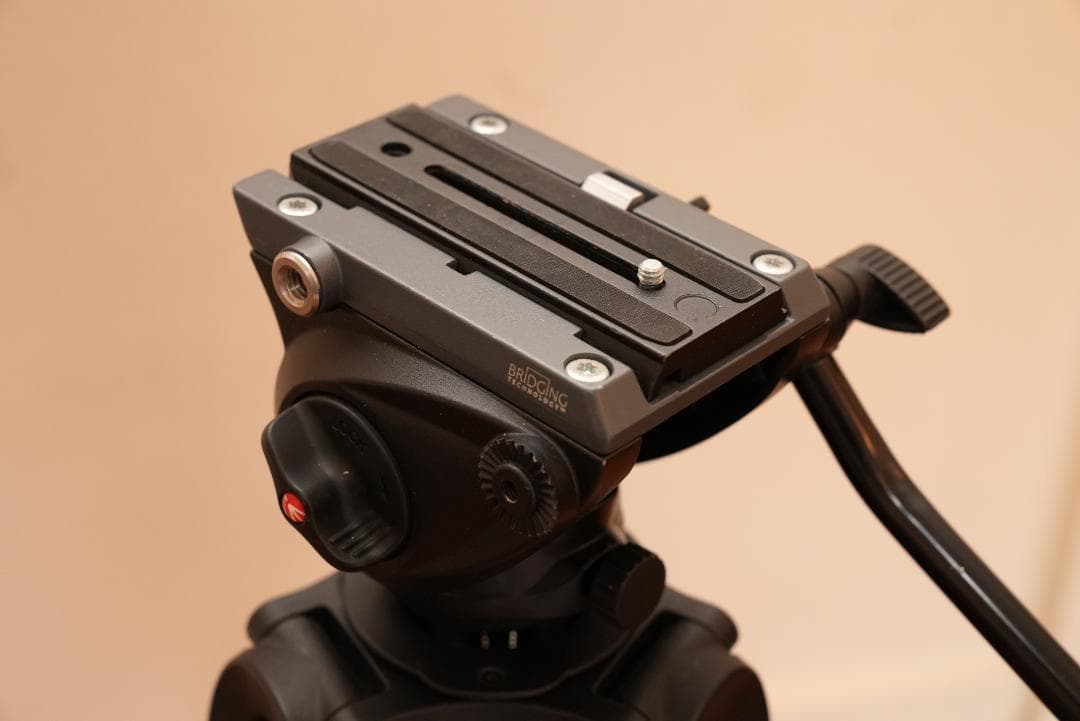 Manfrotto フルードビデオ雲台 ツイン3段アルミ三脚 MVK500AM