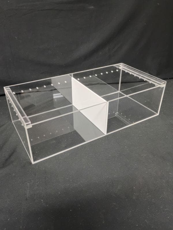 爬虫類 小動物 ケージ 1本で2生体の飼育ができるガラスより透過率高く取扱い楽く