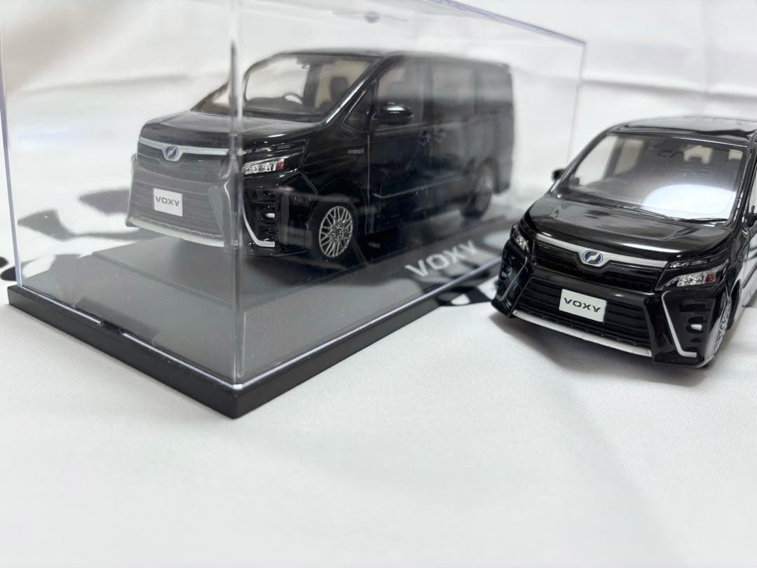 トヨタ カラーサンプル ミニカー 6台セット ヴォクシー ハリアー ヤリス