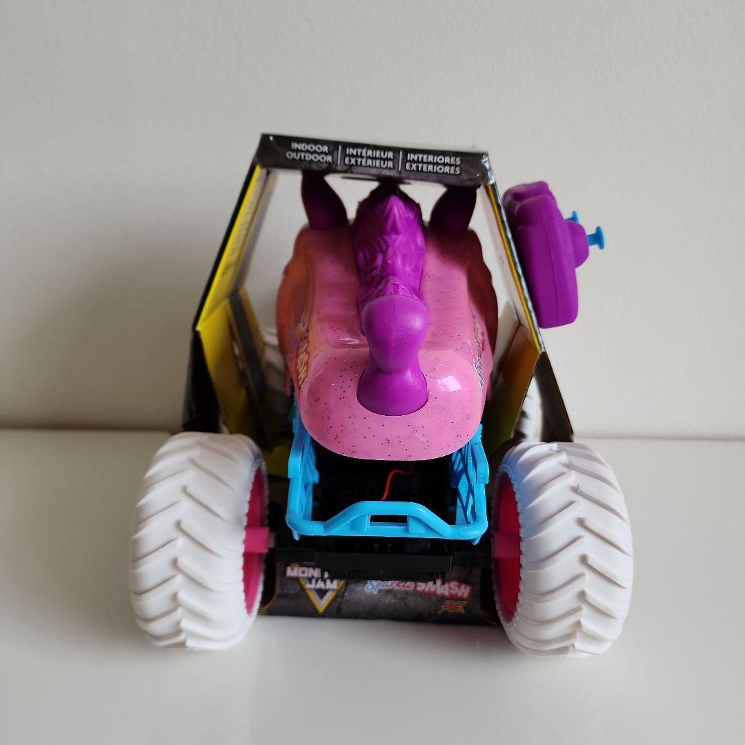 モンスタージャム 1/15 スパークルスマッシュ ラジコン モンスタートラック