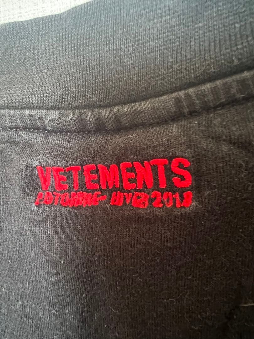 レア商品！VETEMENTS Tシャツ　Sサイズ