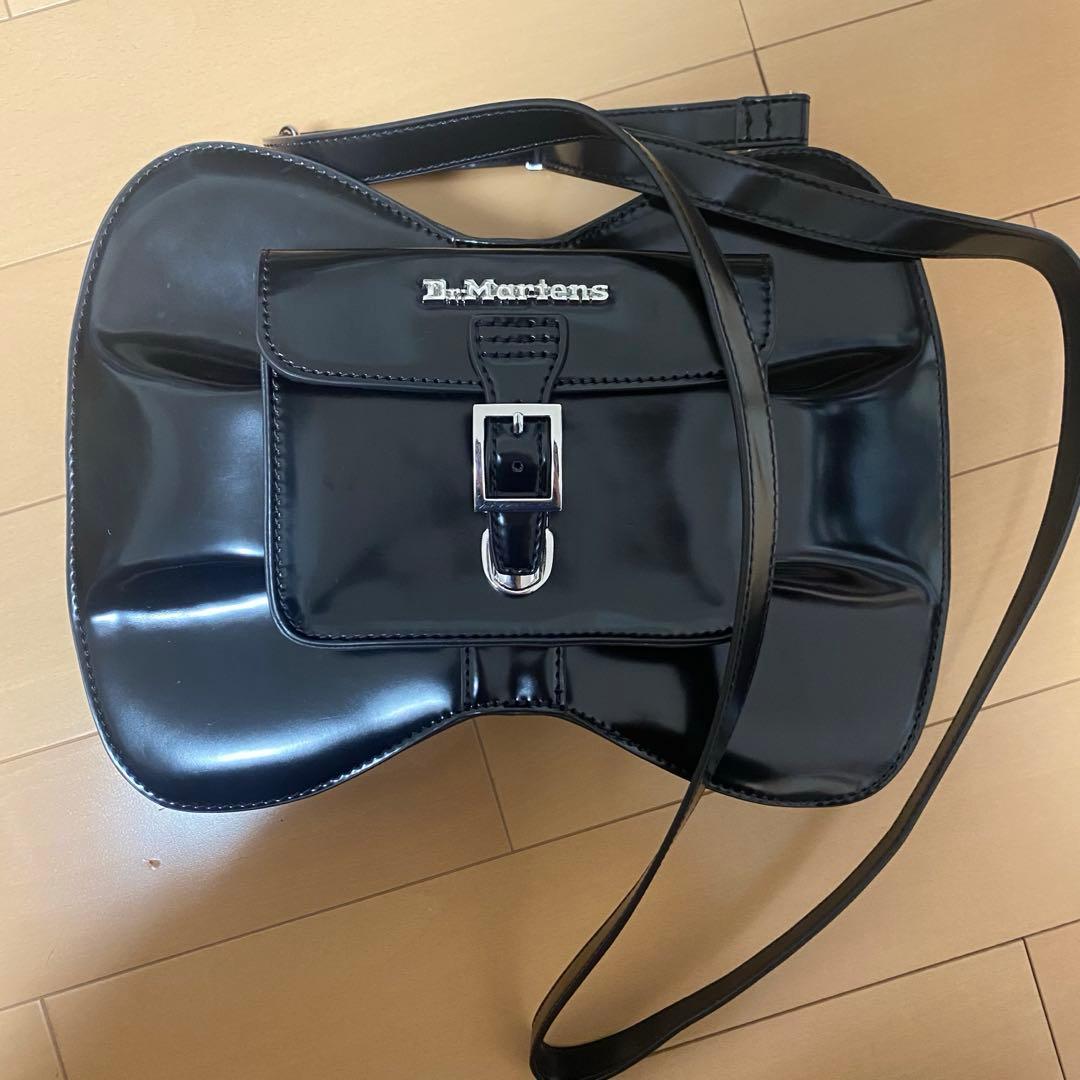 Dr.Martens ドクターマーチン ショルダーバッグ　リボン