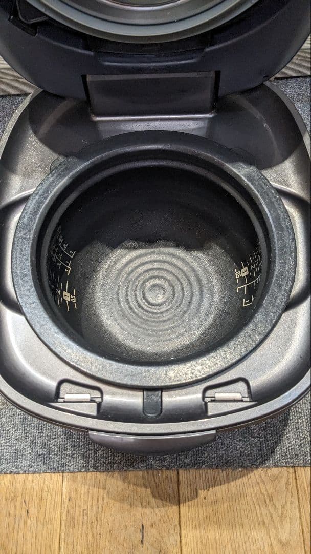 美品タイガー魔法瓶　TIGER JPL-A100 炊飯器圧力IH 土鍋