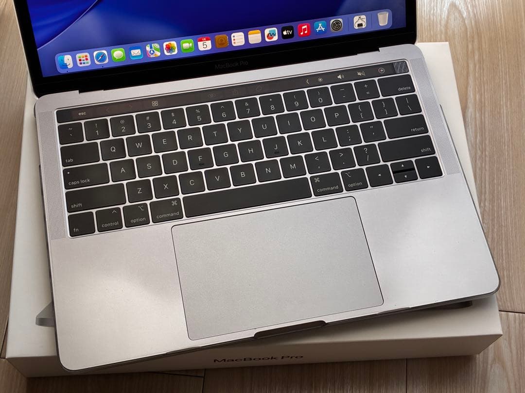 MacBook Pro 2018 13インチ 本体 16GB 500GB SSD