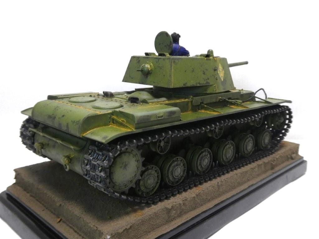タミヤ 1/35 ソビエト重戦車 KV-1 1941年型 初期生産車 完成品