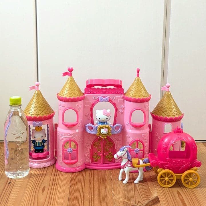 ハローキティと王子様のロイヤルキャッスル 着せ替え人形