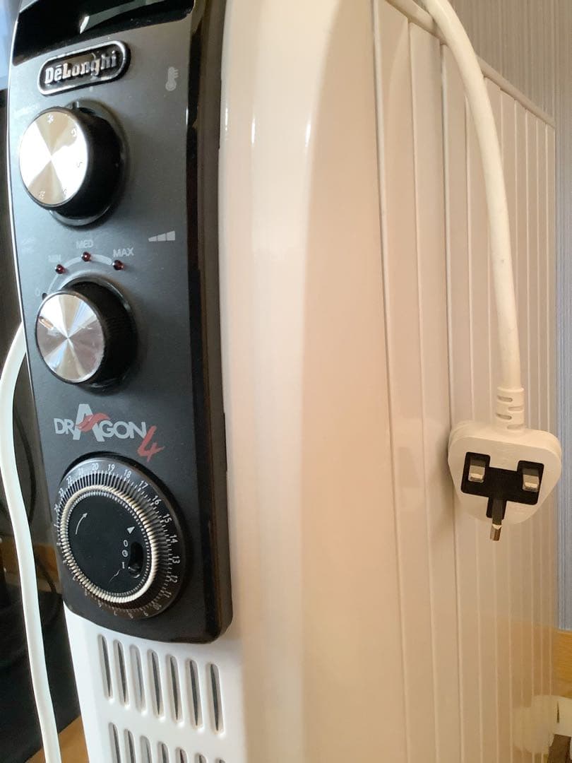 訳あり デロンギ オイルヒーター 15畳　 220-240V 変圧器 カシムラ