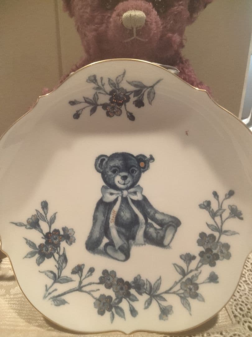 シュタイフ社とマイセンのコラボテディベア　限定　アンテーク調スタンド付