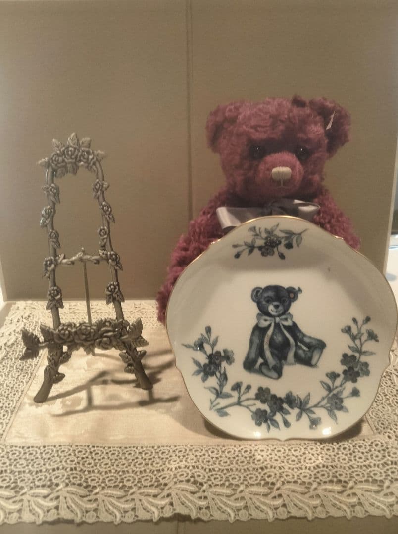 シュタイフ社とマイセンのコラボテディベア　限定　アンテーク調スタンド付