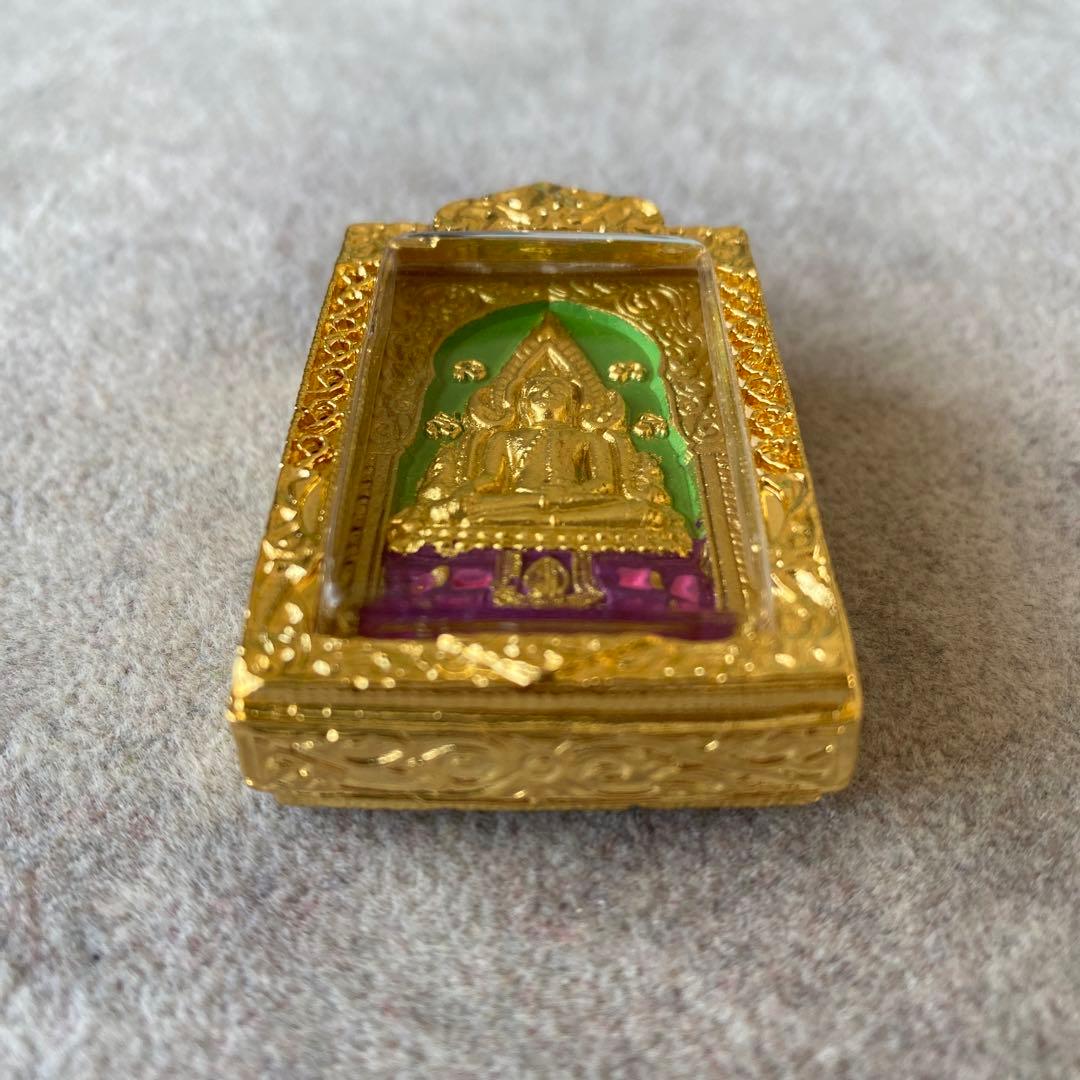 プラクルアン プラチンナラート 最も美しい仏像 成功 富と繁栄 神聖な御守り