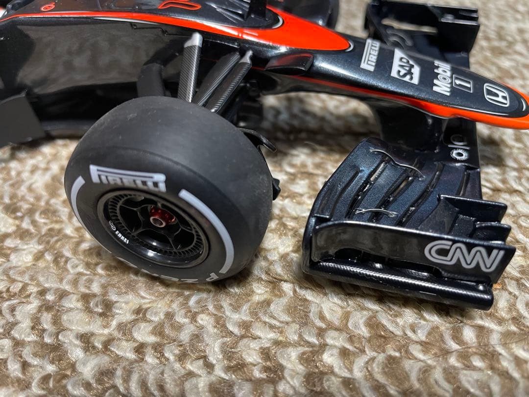 F1 マクラーレンmp4-30 1/18アロンソ