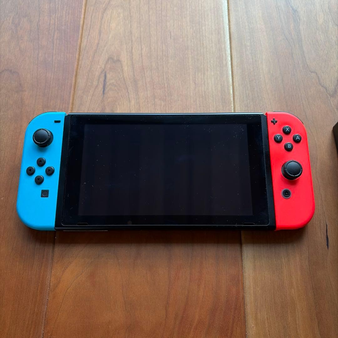 v Nintendo Switch 本体 青/赤 Joy-Con ケース付