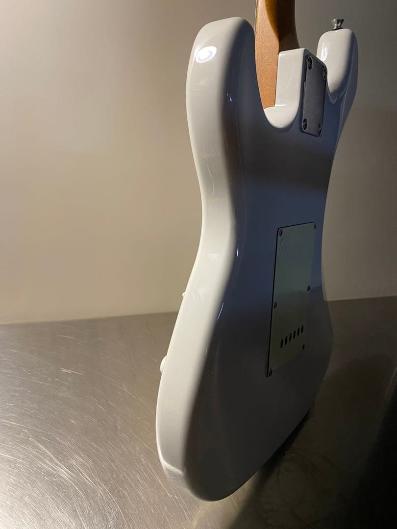 く*く様 【美品】ただの白いエレキギター