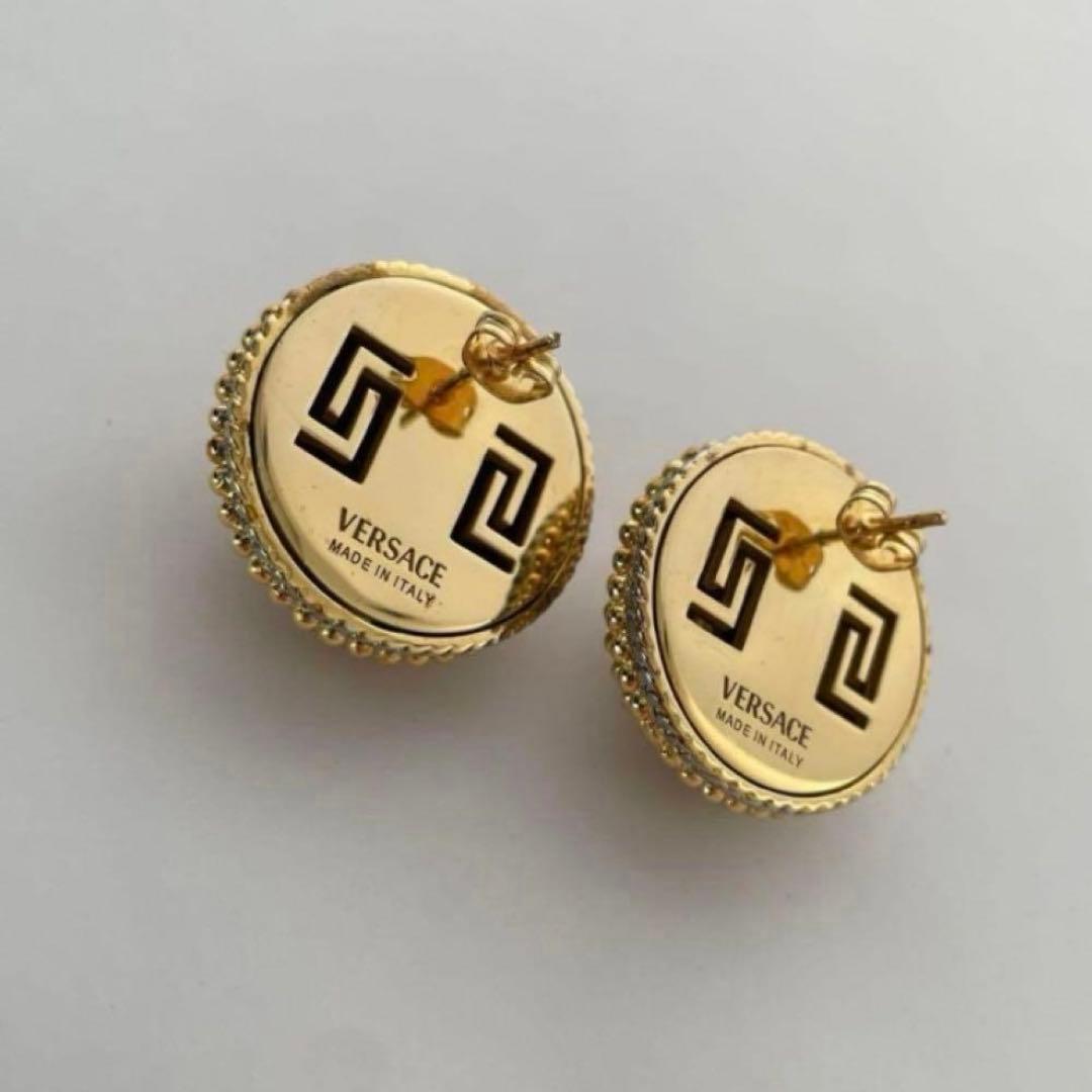 VERSACE ゴールドライオンヘッドピアス 本物鑑定済み