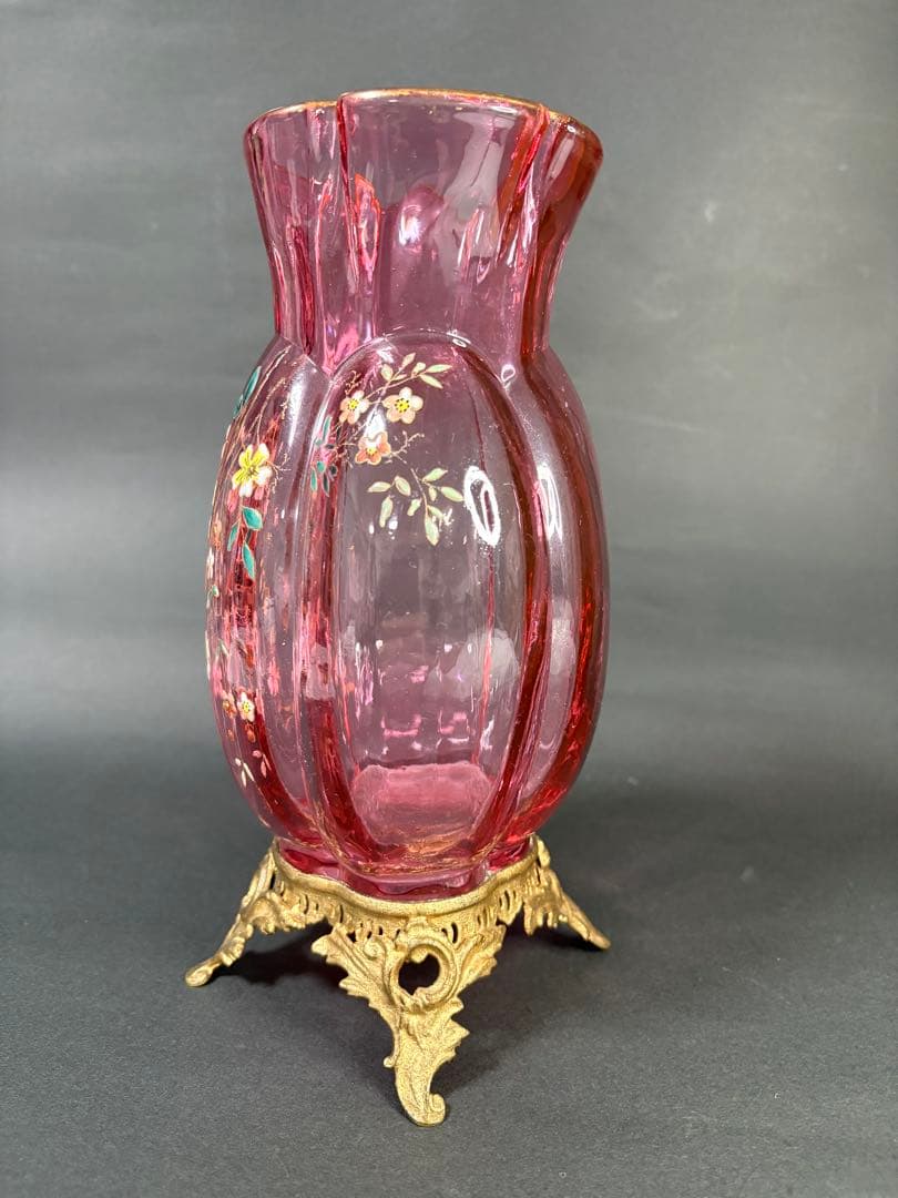 オールドバカラジャポニズム様式エナメル彩木大型花瓶 レッド　真鍮台座