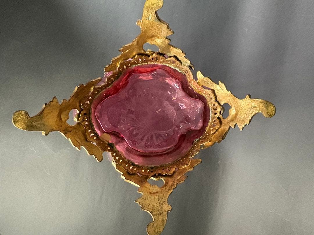 オールドバカラジャポニズム様式エナメル彩木大型花瓶 レッド　真鍮台座