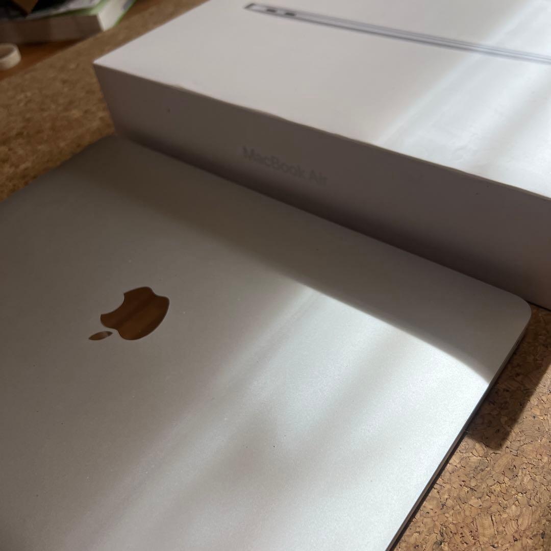 MacBook Air 2020 M1 シルバー 本体のみ 箱付き 液晶割れあり