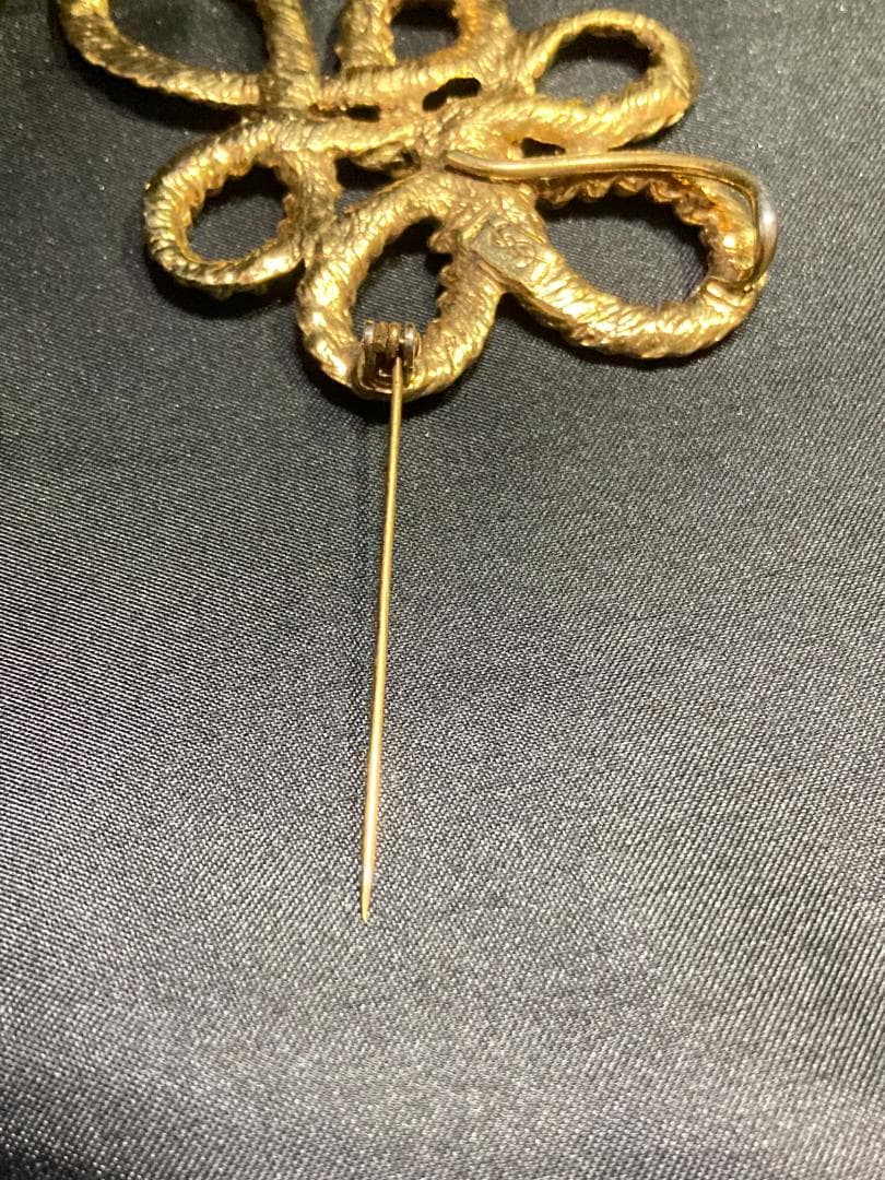 イヴ・サンローラン ゴールドカラー ロープ 結び目 ブローチ ヴィンテージ